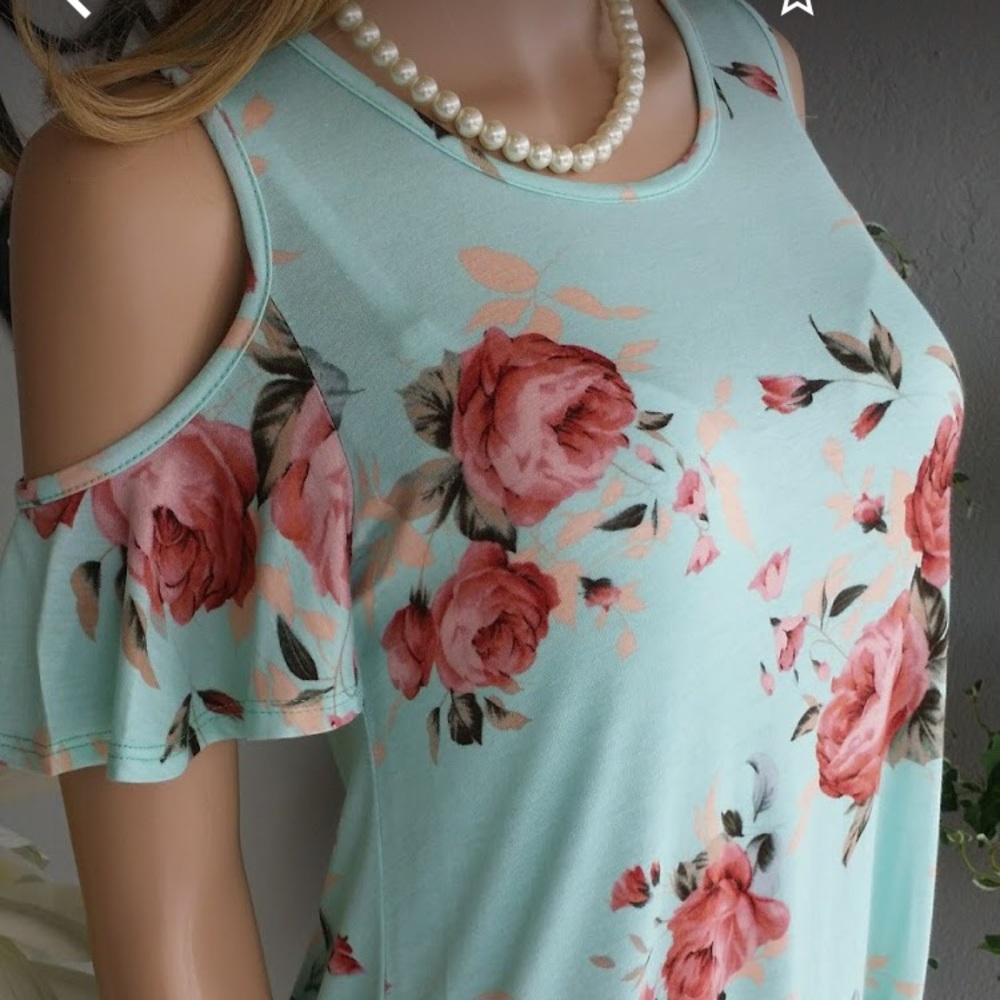 Cold shoulder women’s top